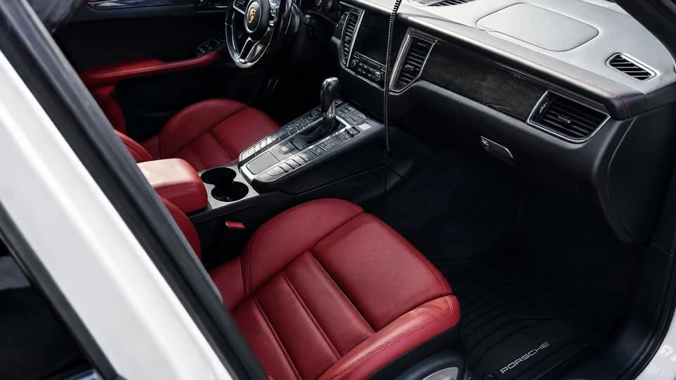 2018 Porsche Macan - Image 4 of 10