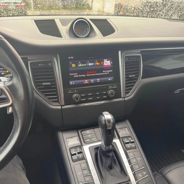 2018 Porsche Macan - Image 8 of 12