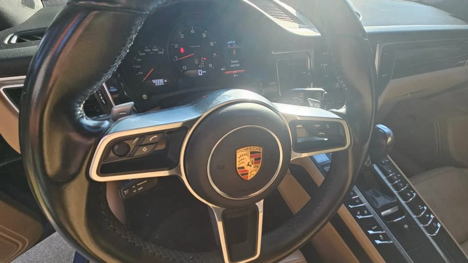 2018 Porsche Macan - Image 6 of 7