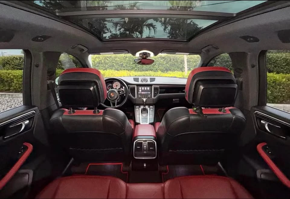 2018 Porsche Macan - Image 10 of 13