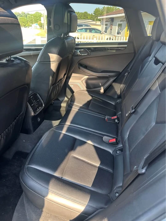2018 Porsche Macan - Image 9 of 12