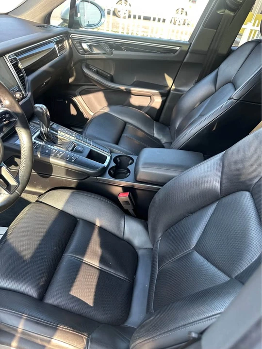 2018 Porsche Macan - Image 8 of 12