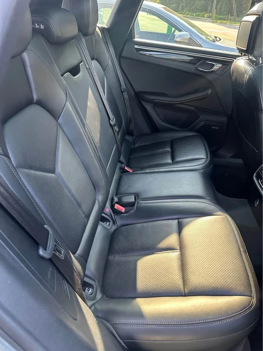 2018 Porsche Macan - Image 11 of 12
