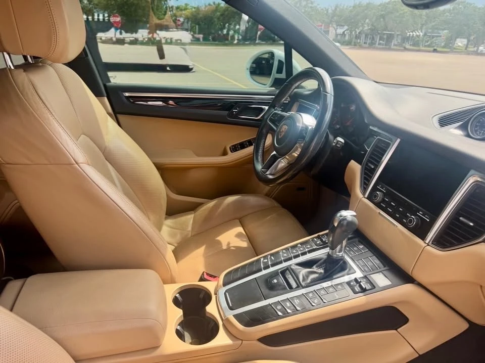 2018 Porsche Macan - Image 7 of 14