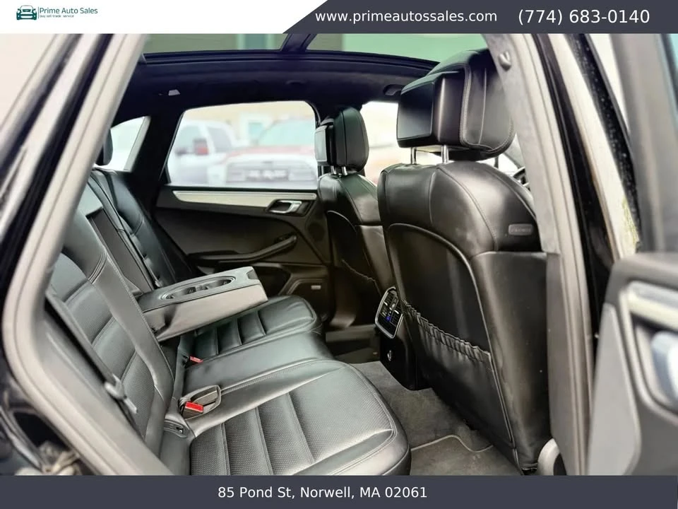 2018 Porsche Macan - Image 15 of 20