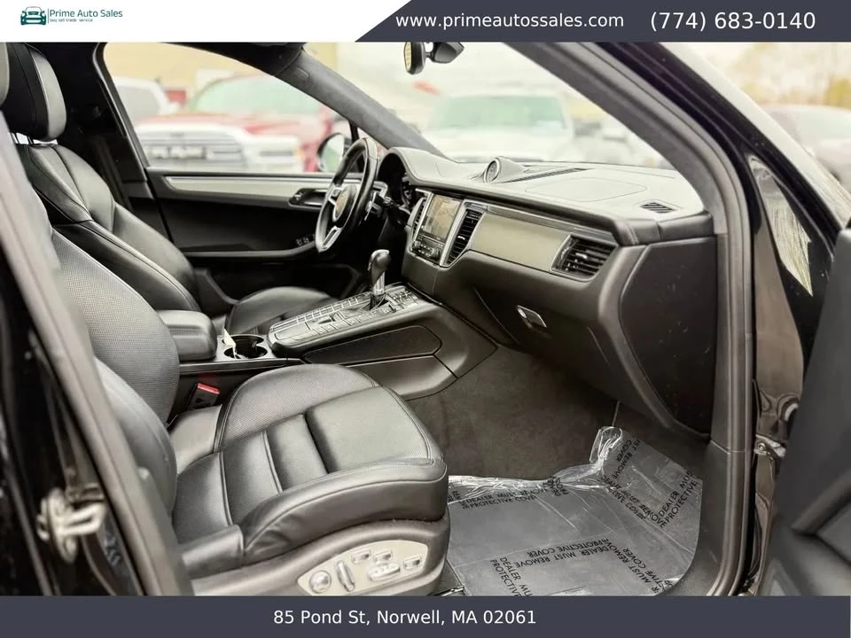 2018 Porsche Macan - Image 16 of 20