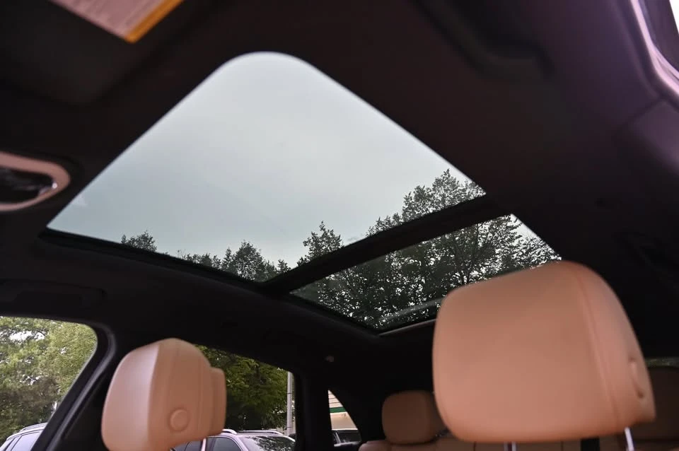 2018 Porsche Macan - Image 18 of 20