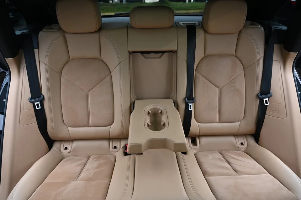 2018 Porsche Macan - Image 14 of 20