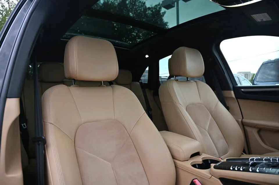 2018 Porsche Macan - Image 10 of 20