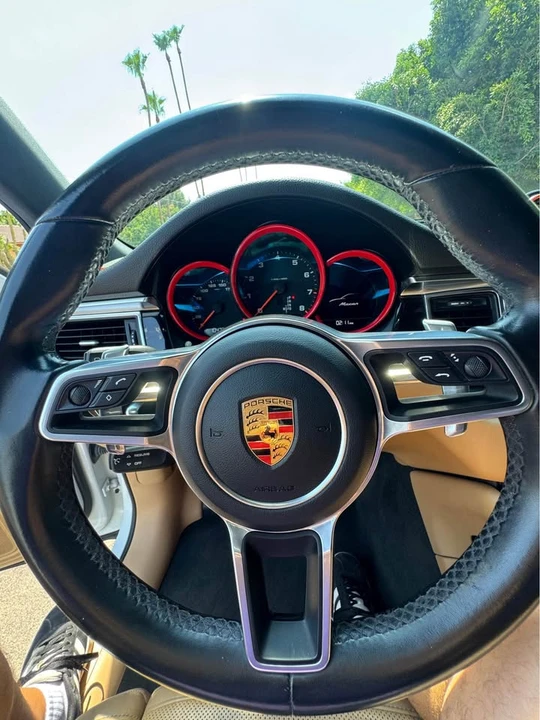 2018 Porsche Macan - Image 13 of 20