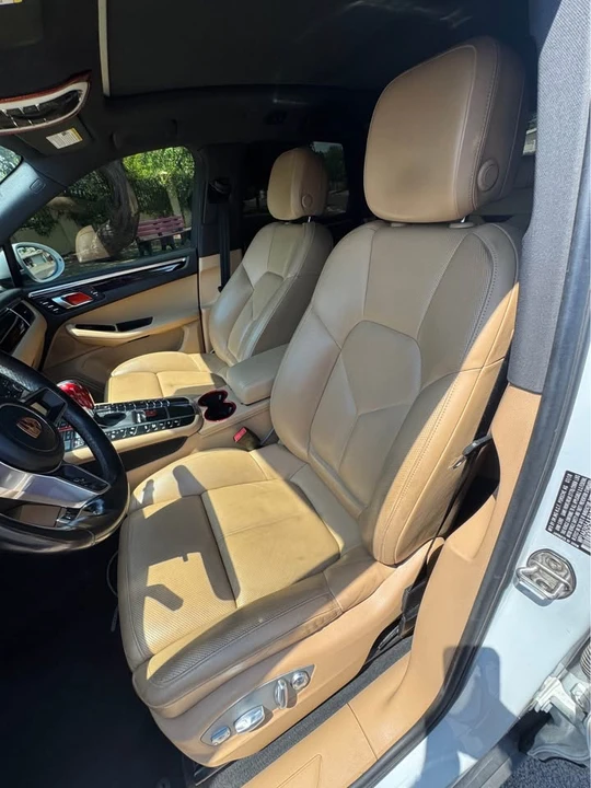 2018 Porsche Macan - Image 11 of 20