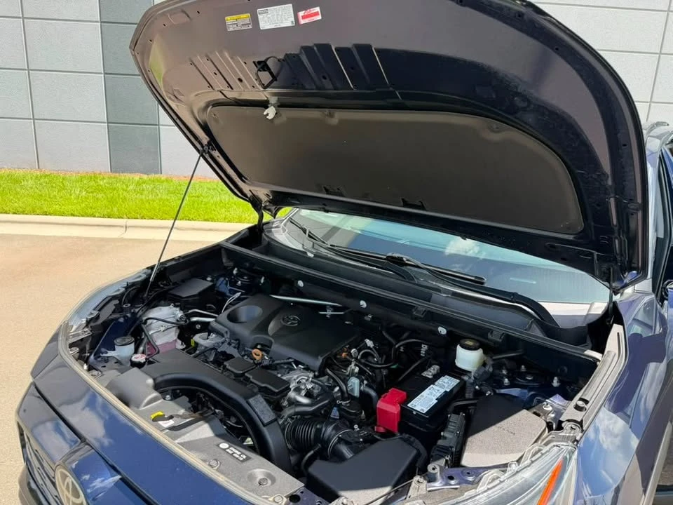 2018 Porsche Macan - Image 15 of 16