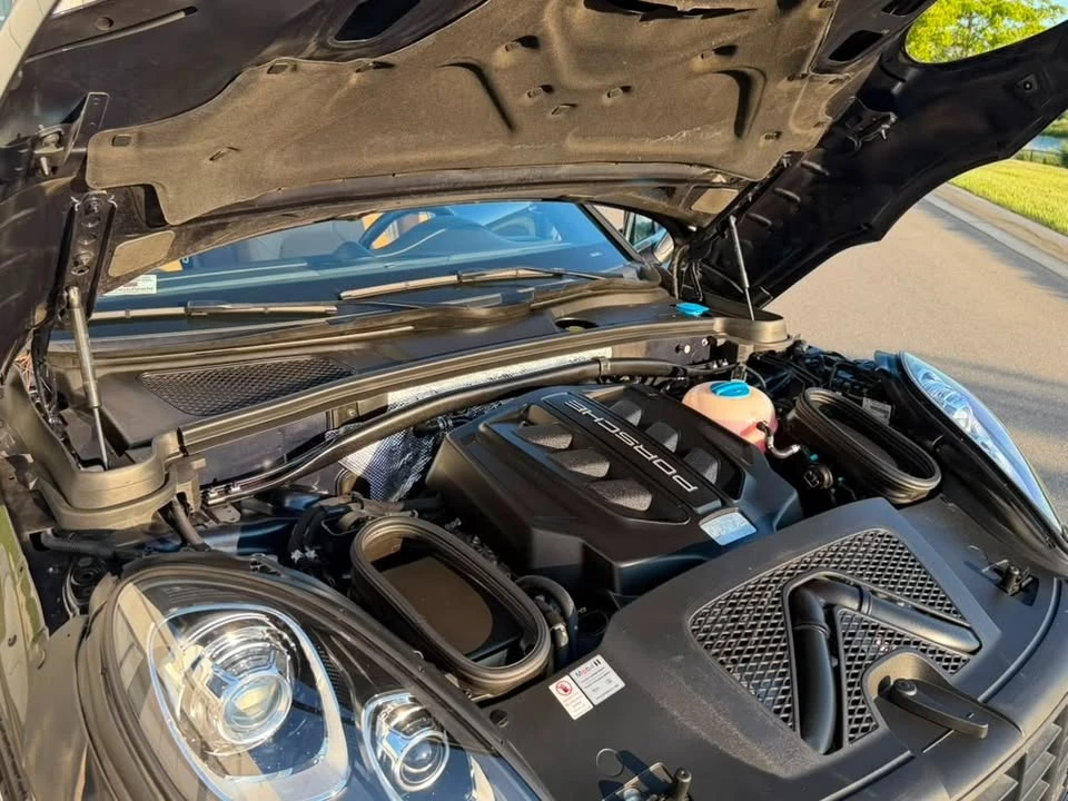 2018 Porsche Macan - Image 14 of 16