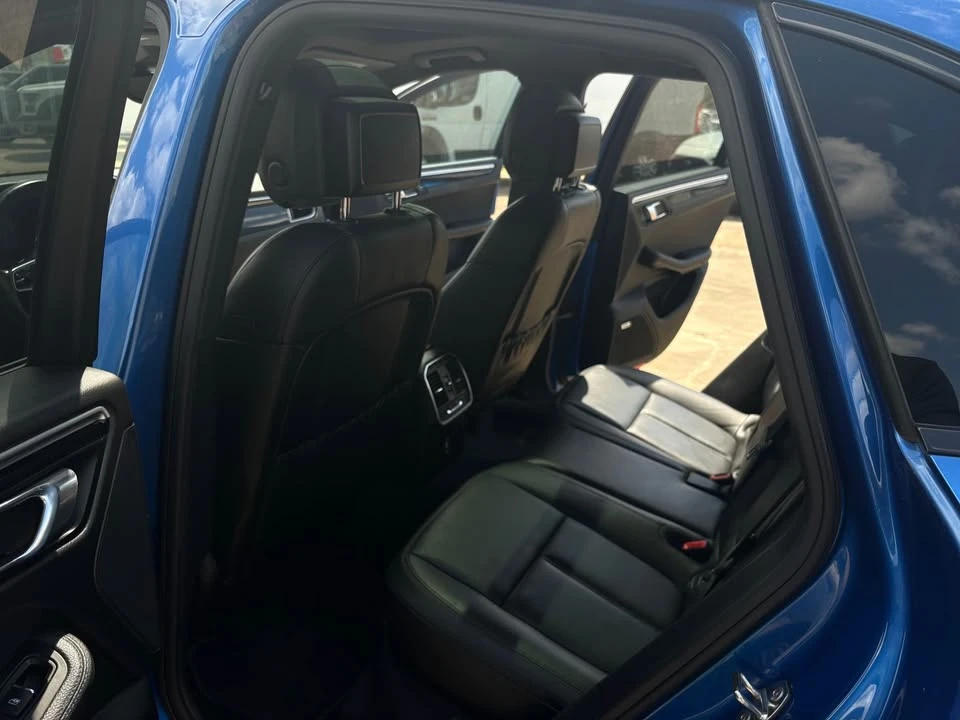 2018 Porsche Macan - Image 3 of 4