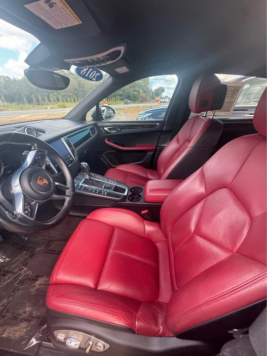 2018 Porsche Macan - Image 3 of 4