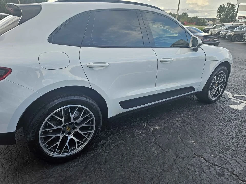 2018 Porsche Macan - Image 2 of 3