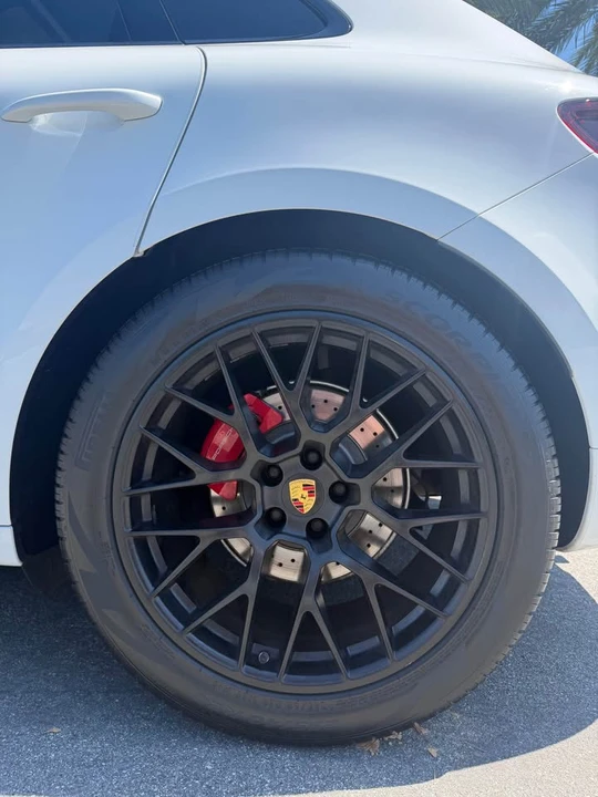 2018 Porsche Macan - Image 16 of 19