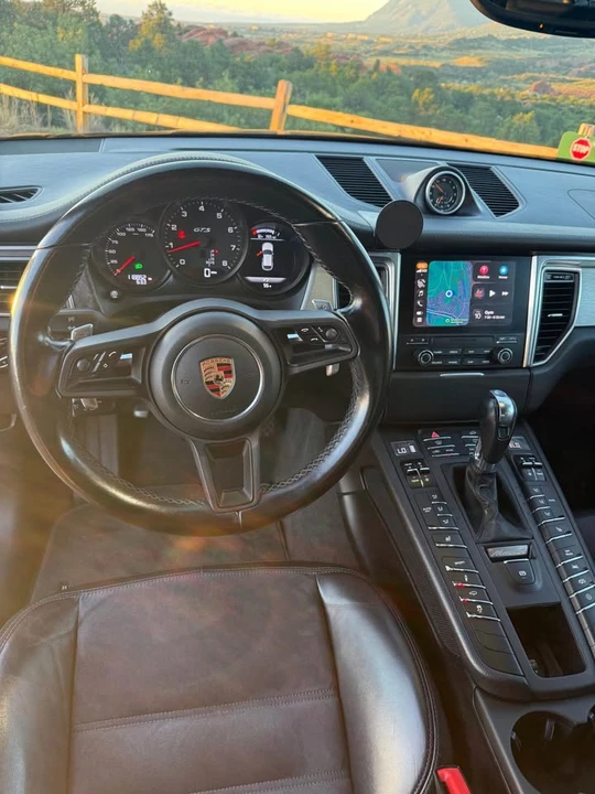 2018 Porsche Macan - Image 8 of 10