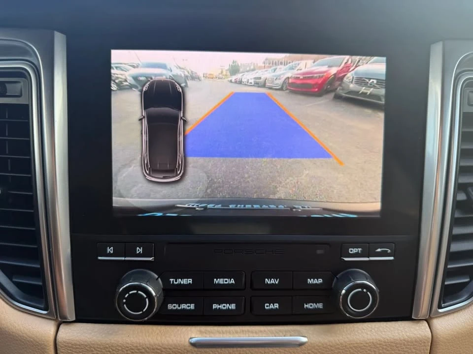 2018 Porsche Macan - Image 18 of 20