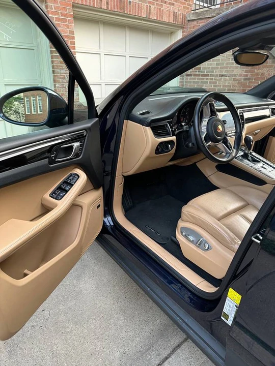 2018 Porsche Macan - Image 13 of 24