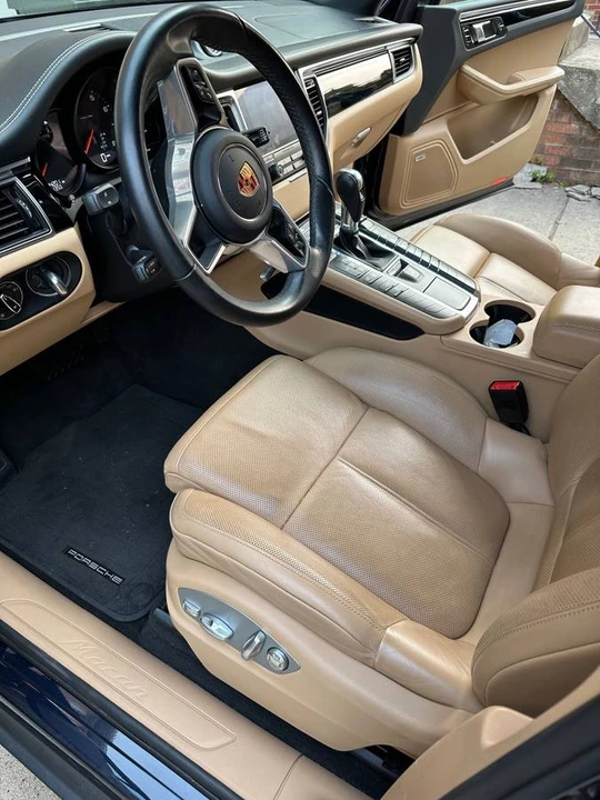 2018 Porsche Macan - Image 12 of 24