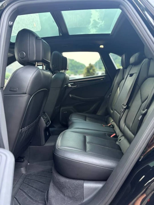 2018 Porsche Macan - Image 9 of 23
