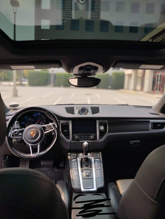 2018 Porsche Macan - Image 10 of 16