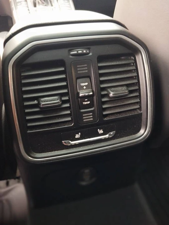 2018 Porsche Macan - Image 14 of 16