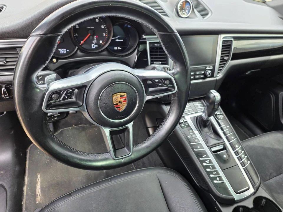 2018 Porsche Macan S - Image 2 of 10