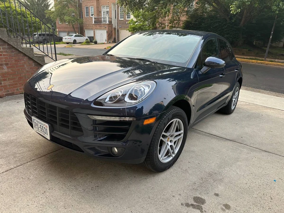 2018 Porsche Macan - Image 2 of 24