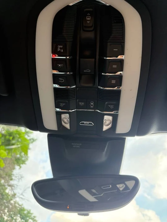 2018 Porsche Macan - Image 18 of 23