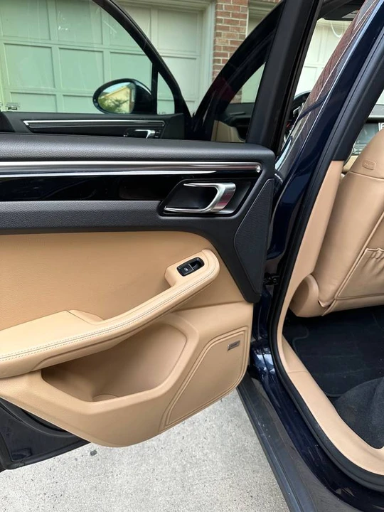 2018 Porsche Macan - Image 20 of 24