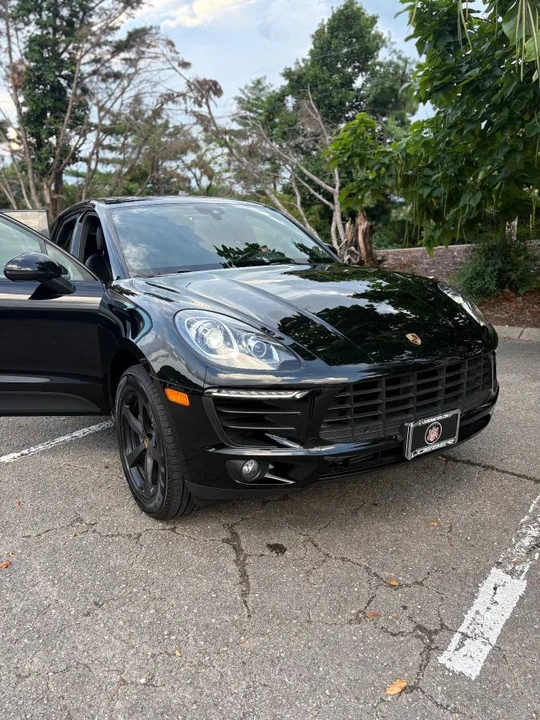 2018 Porsche Macan - Image 2 of 23