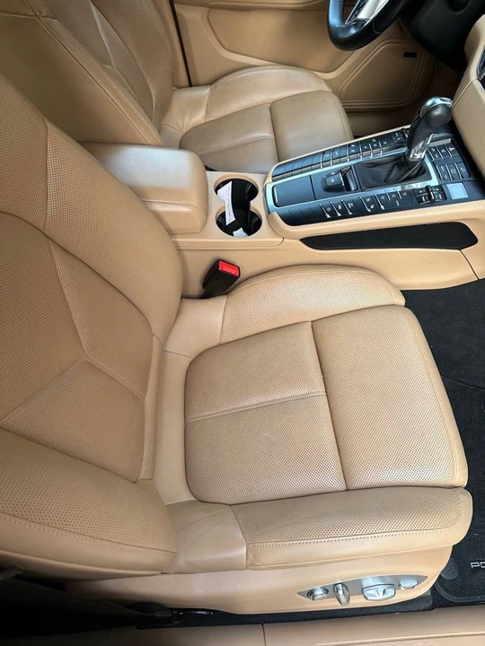 2018 Porsche Macan - Image 9 of 24