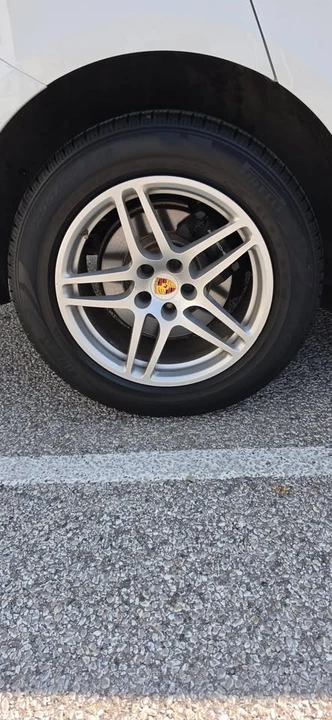 2018 Porsche Macan - Image 9 of 20