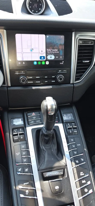 2018 Porsche Macan - Image 14 of 20