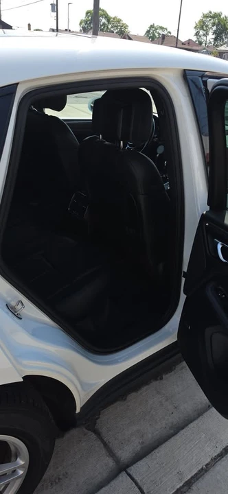 2018 Porsche Macan - Image 19 of 20