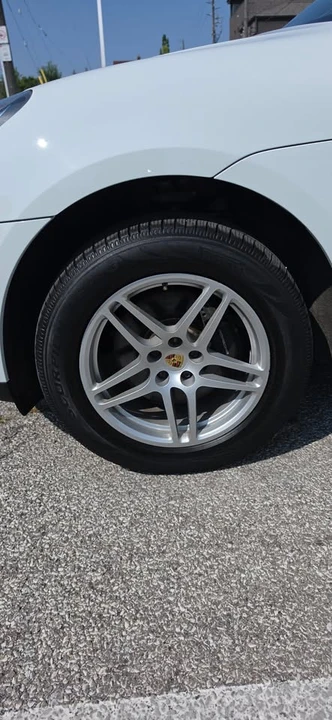 2018 Porsche Macan - Image 11 of 20