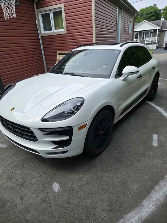 2018 Porsche Macan - Image 9 of 10