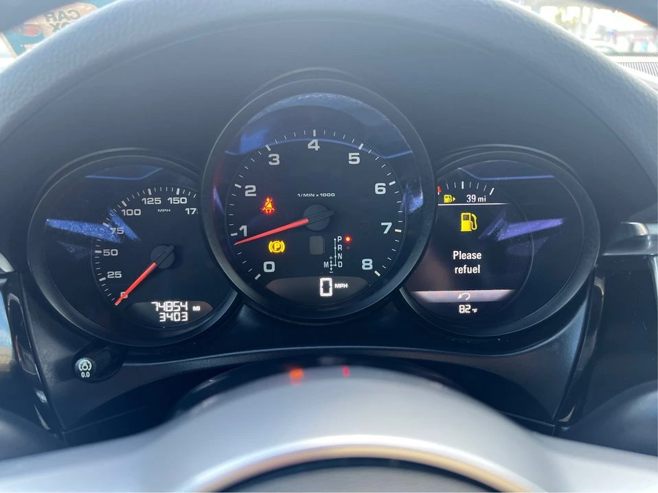 2018 Porsche Macan - Image 16 of 20