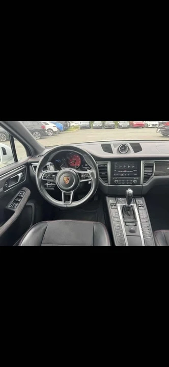 2018 Porsche Macan - Image 6 of 10