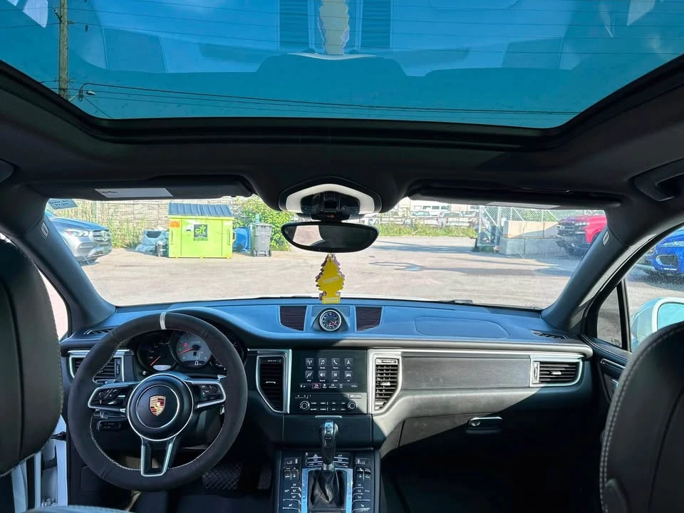 2018 Porsche Macan - Image 18 of 20