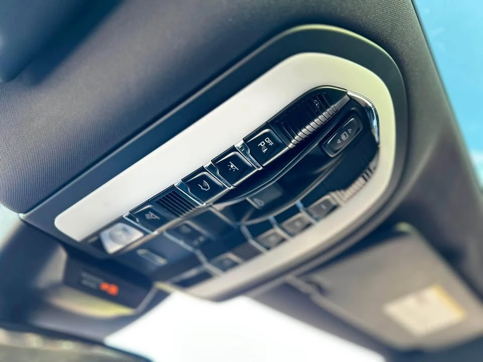 2018 Porsche Macan - Image 7 of 20