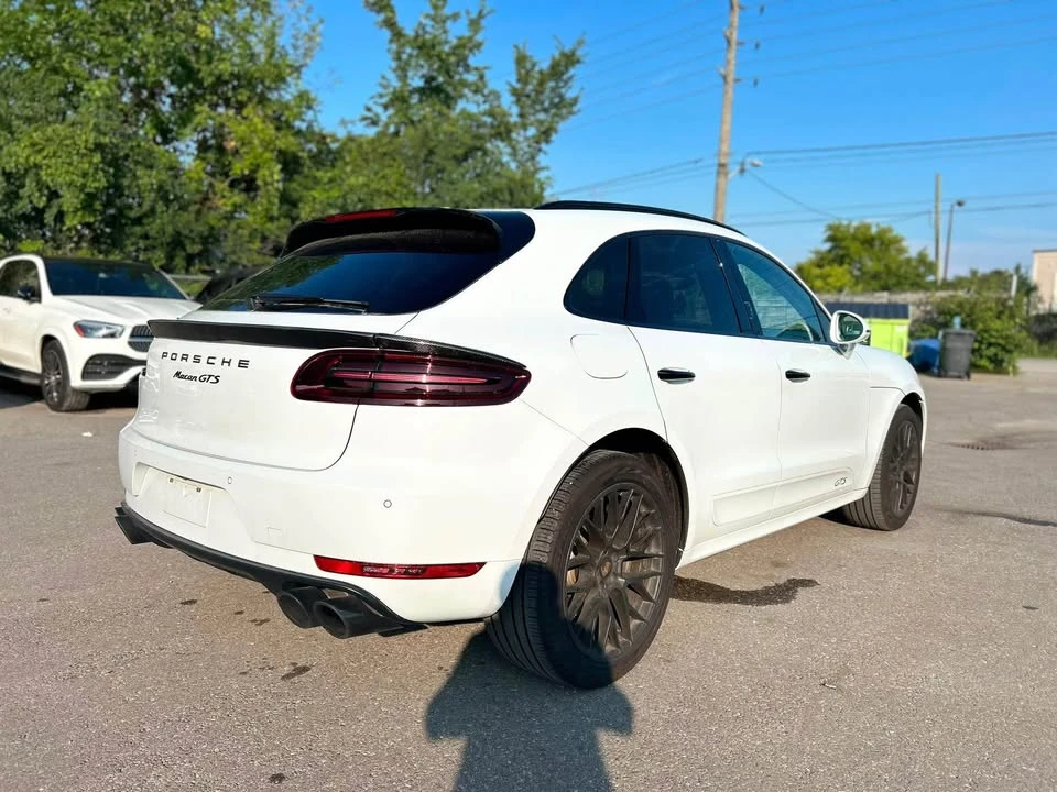 2018 Porsche Macan - Image 17 of 20