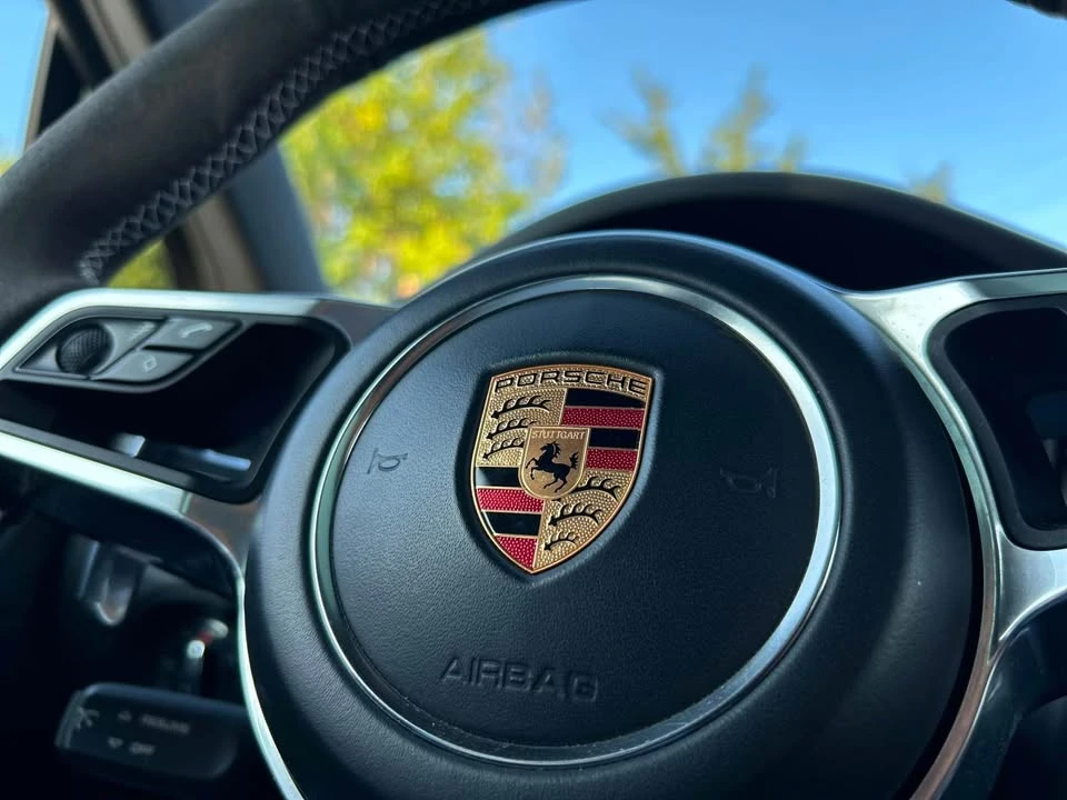 2018 Porsche Macan - Image 19 of 20