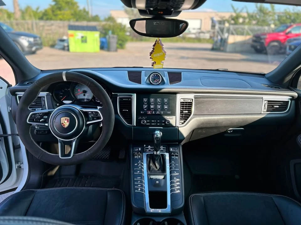 2018 Porsche Macan - Image 14 of 20