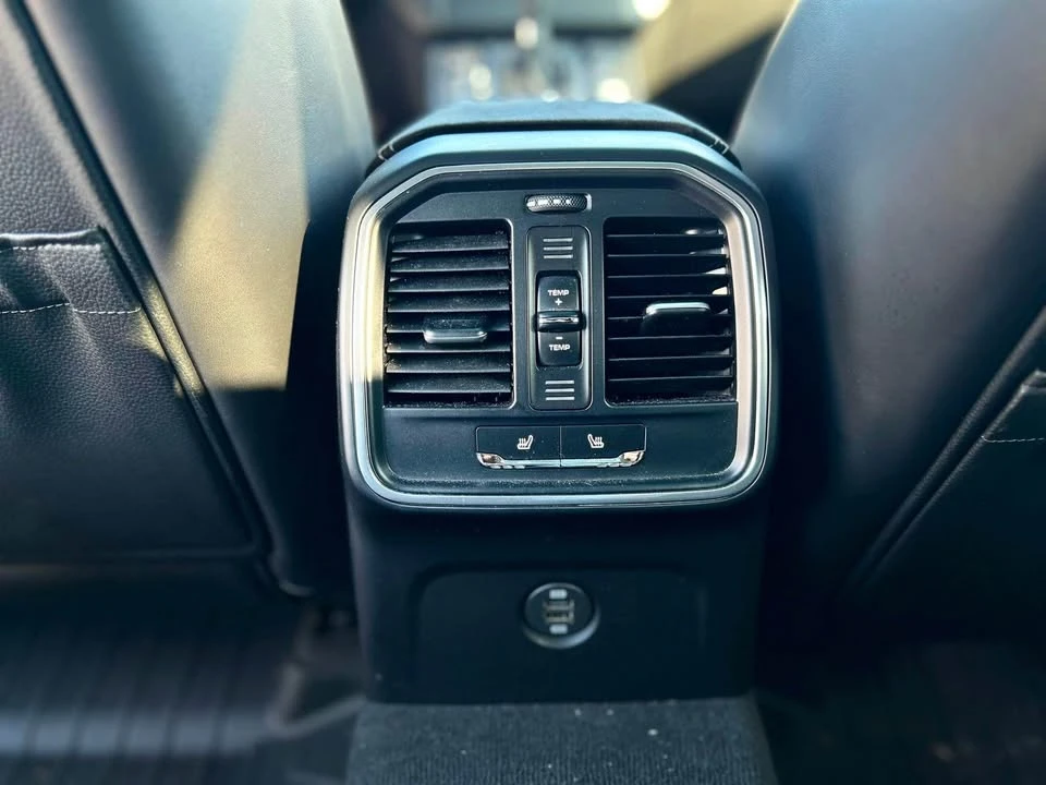2018 Porsche Macan - Image 13 of 20