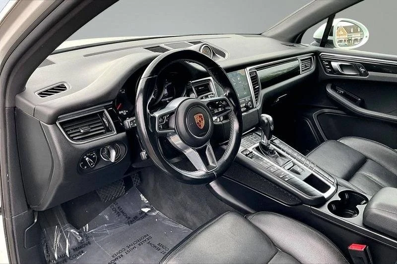 2018 Porsche Macan - Image 11 of 20