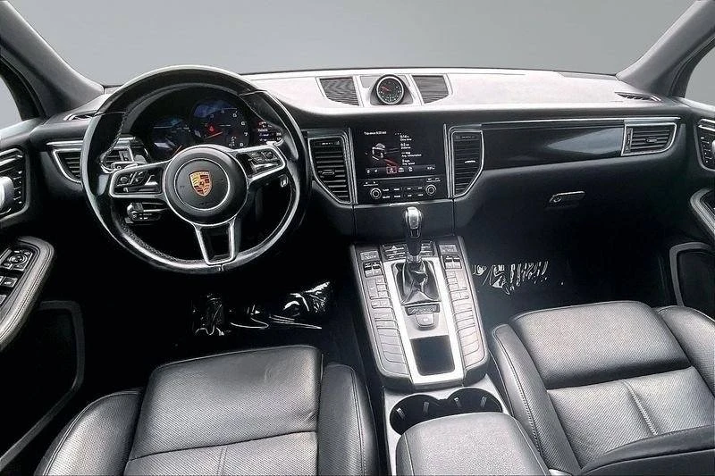 2018 Porsche Macan - Image 19 of 20