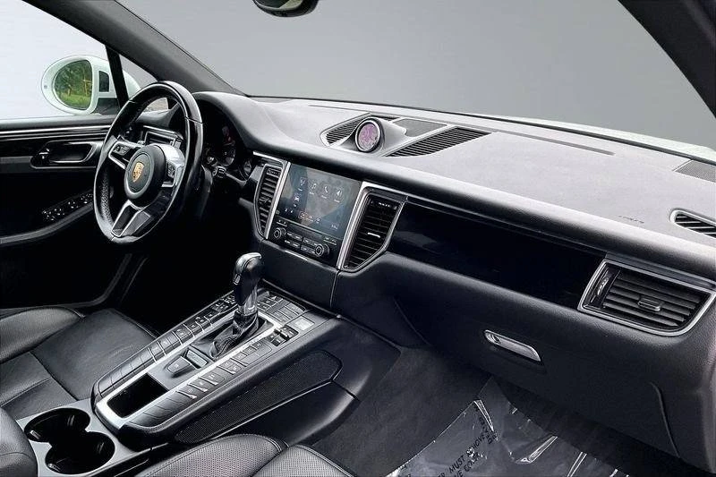 2018 Porsche Macan - Image 12 of 20